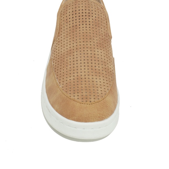 WOMEN SLIP ON SNEAKER TAN - Picture 2 of 3